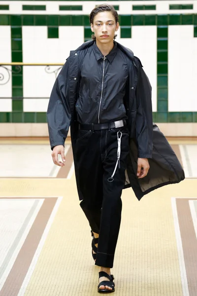 Look 28
